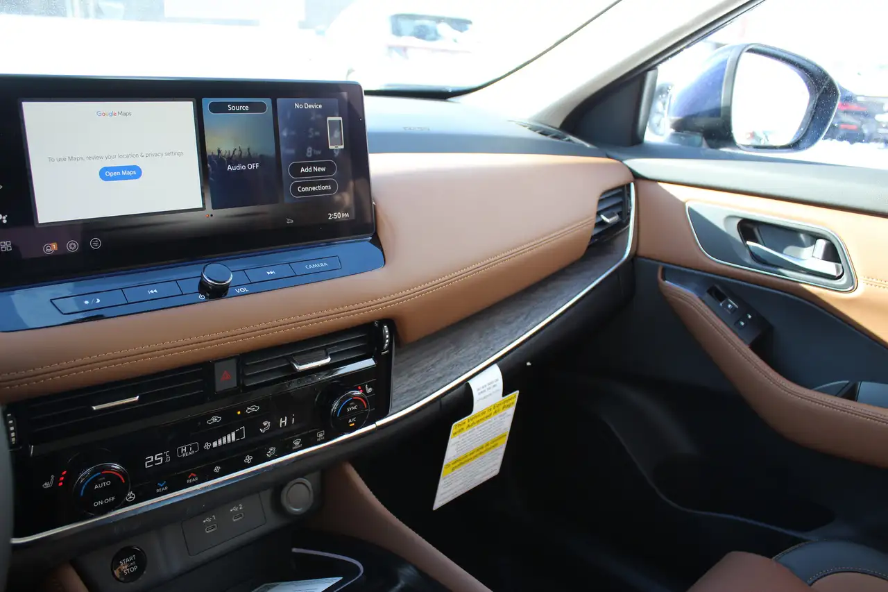 Nissan Rogue снимка Nissan Rogue