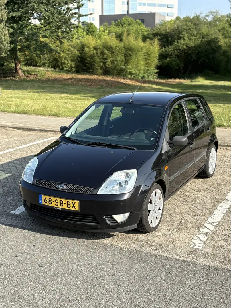 Ford Fiesta 1.3 Futura - 2