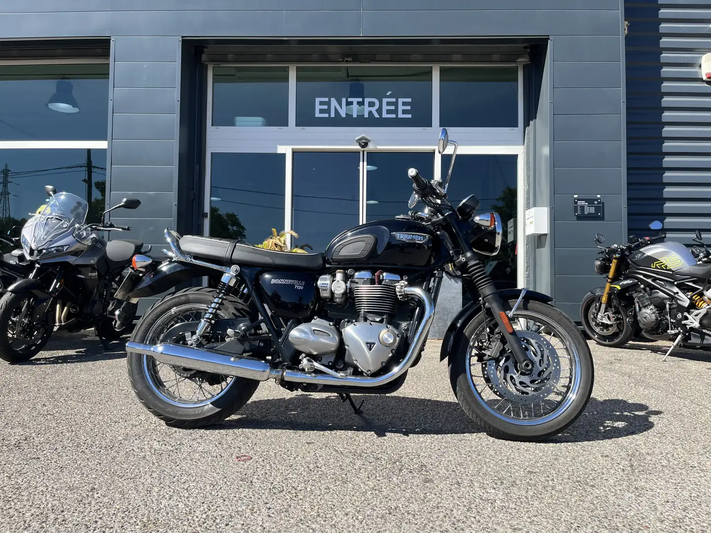 Triumph Bonneville T120 Noir - 1