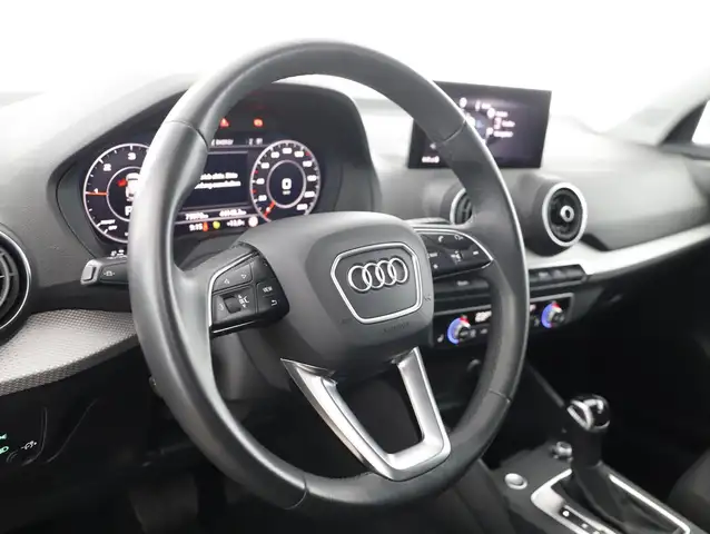 Audi Q2 view 11