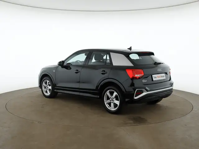 Audi Q2 view 5
