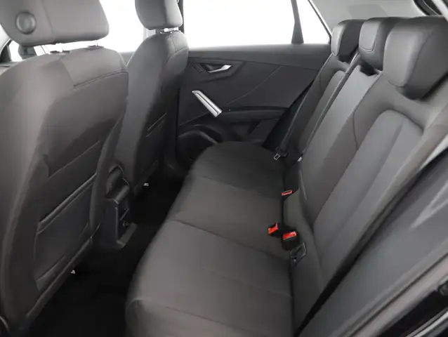 Audi Q2 view 9