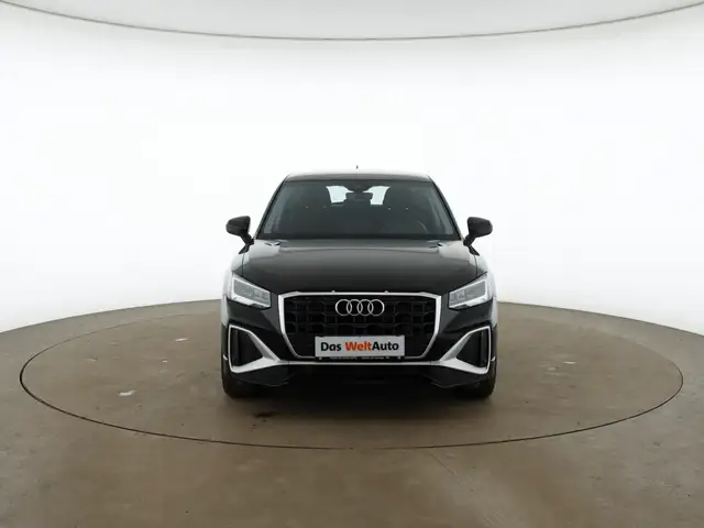 Audi Q2 view 3