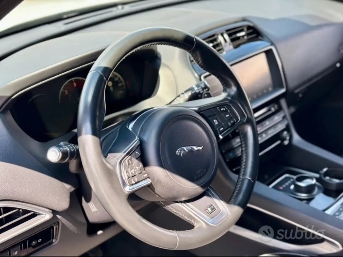 Jaguar F-Pace 2.0d R-Sport awd 180cv auto - 2
