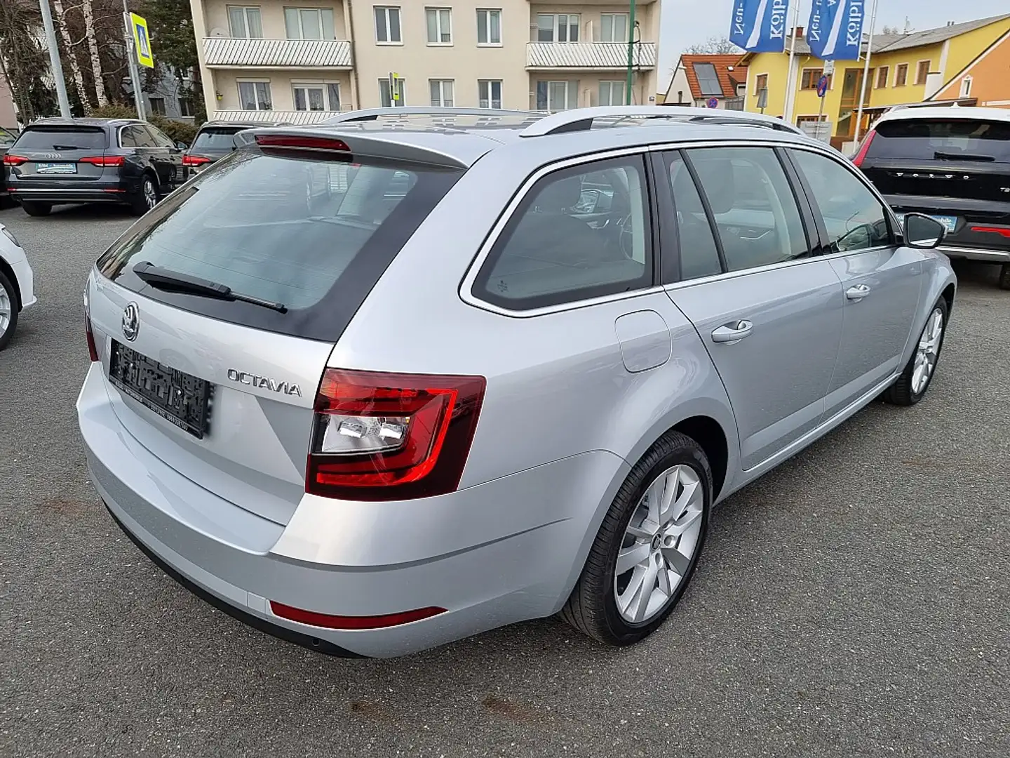Skoda Octavia Combi 1,6 TDI Style Limited Grau - 2