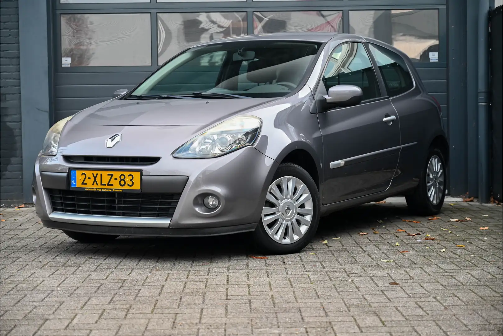 Renault Clio 1.2 Dynamique NIEUWE APK Gris - 1