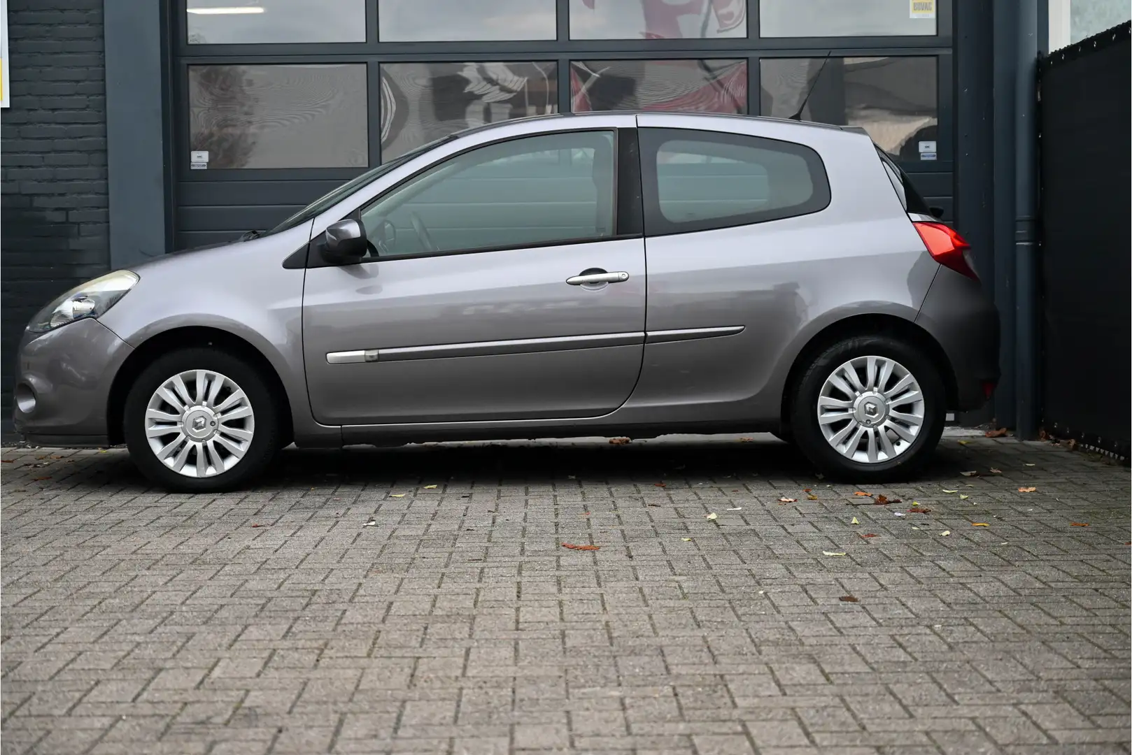Renault Clio 1.2 Dynamique NIEUWE APK Gris - 2