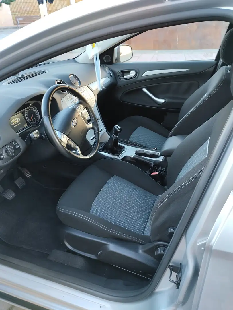 Ford Mondeo Mondeo 1.8TDCi Econetic Argent - 1