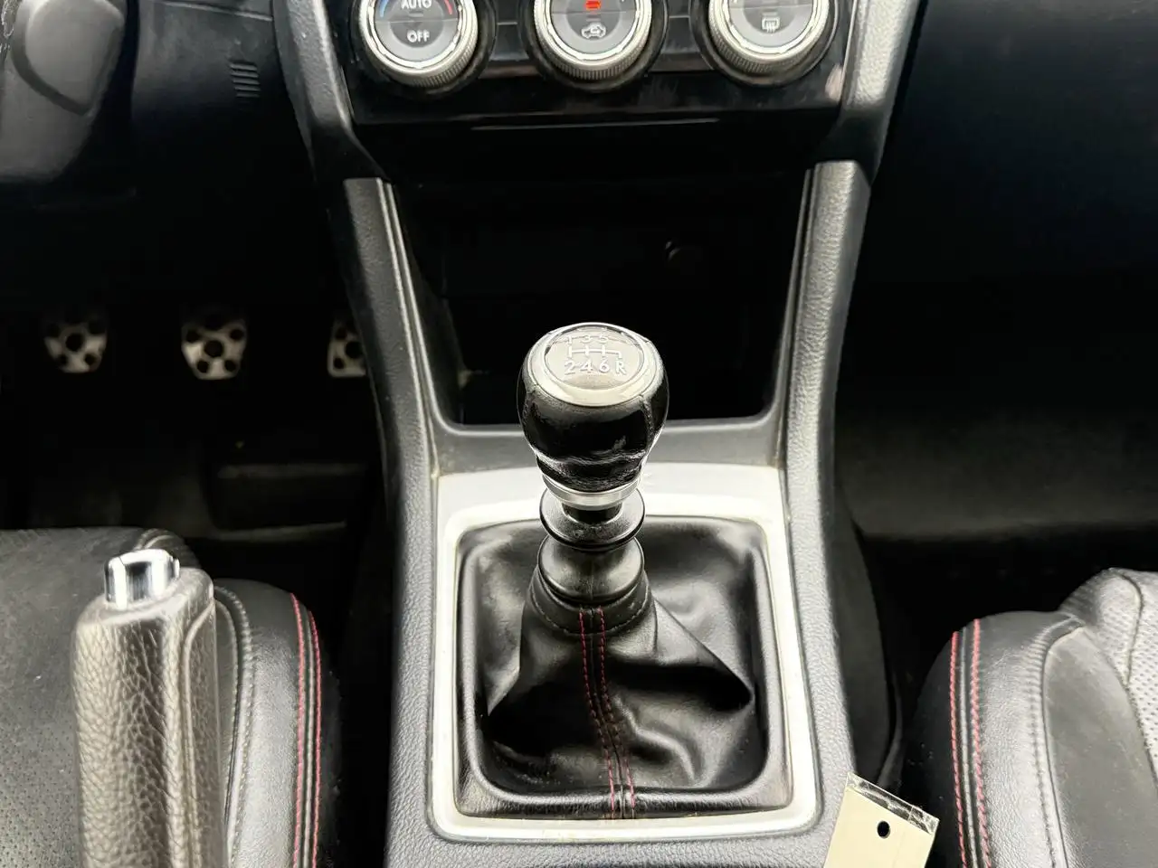 Subaru WRX снимка Subaru WRX