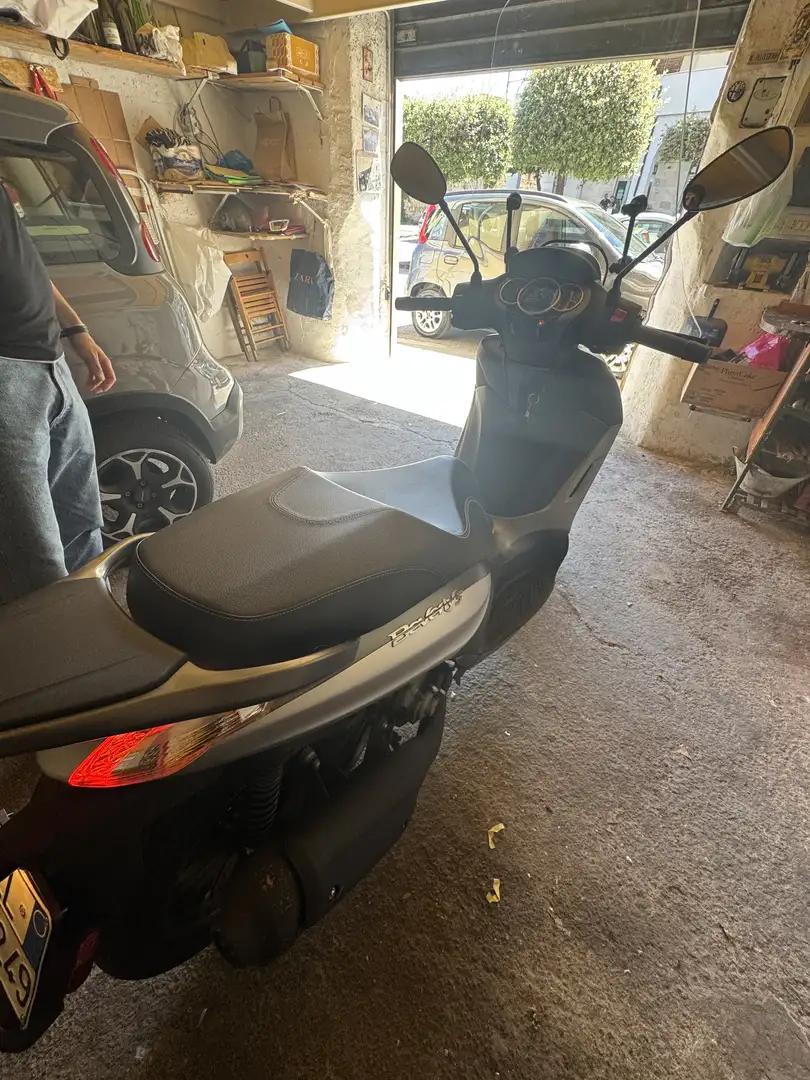 Piaggio Beverly 300 beverlyS - 2