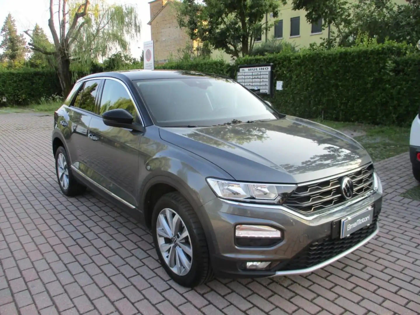 Volkswagen T-Roc 1.0 TSI 110Cv Style - CarPlay/Display Grijs - 2