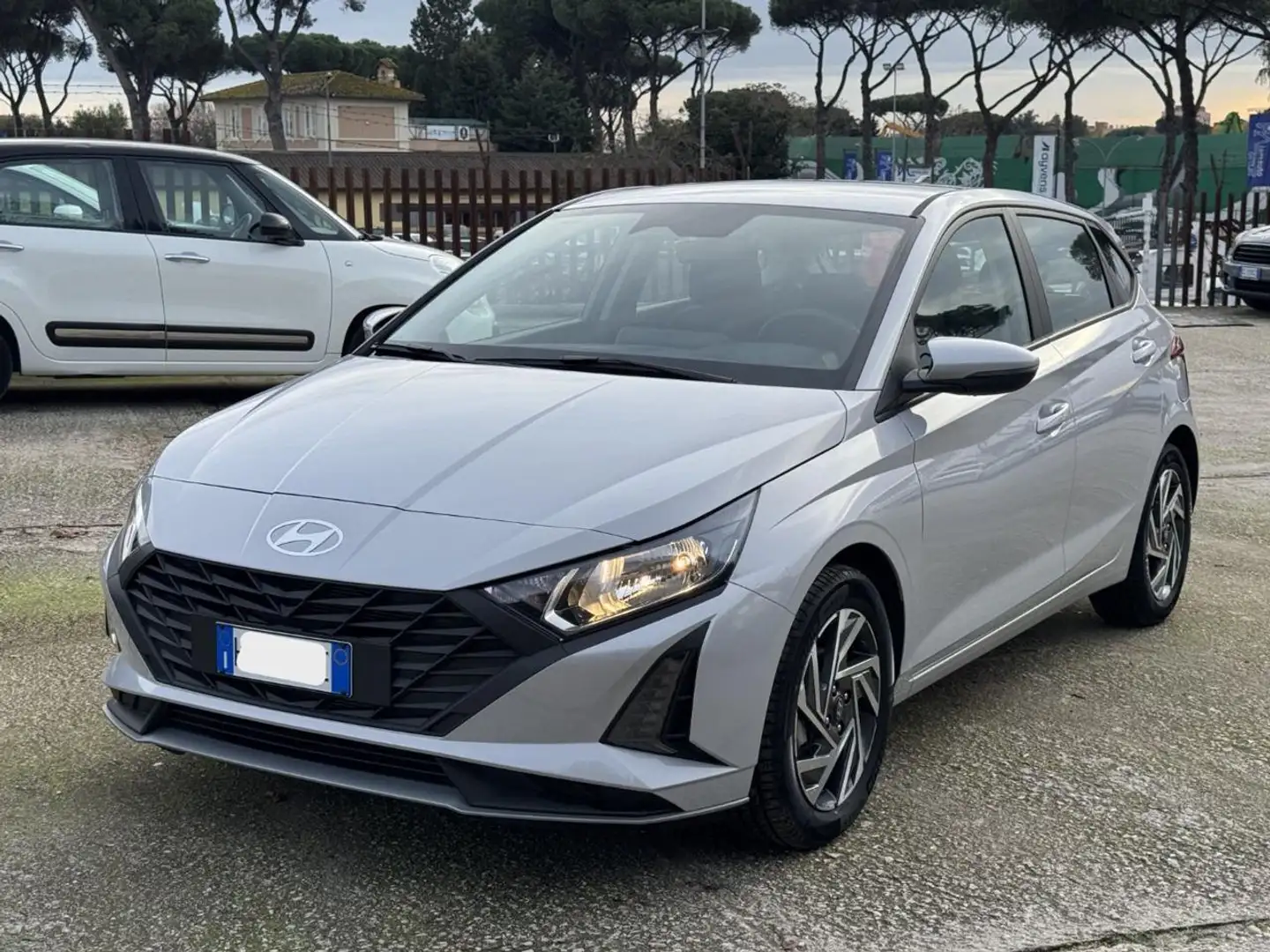 Hyundai i20 CONNECTLINE 1.2 MPI 79cv LANE ASSIST TELECAM Grigio - 2
