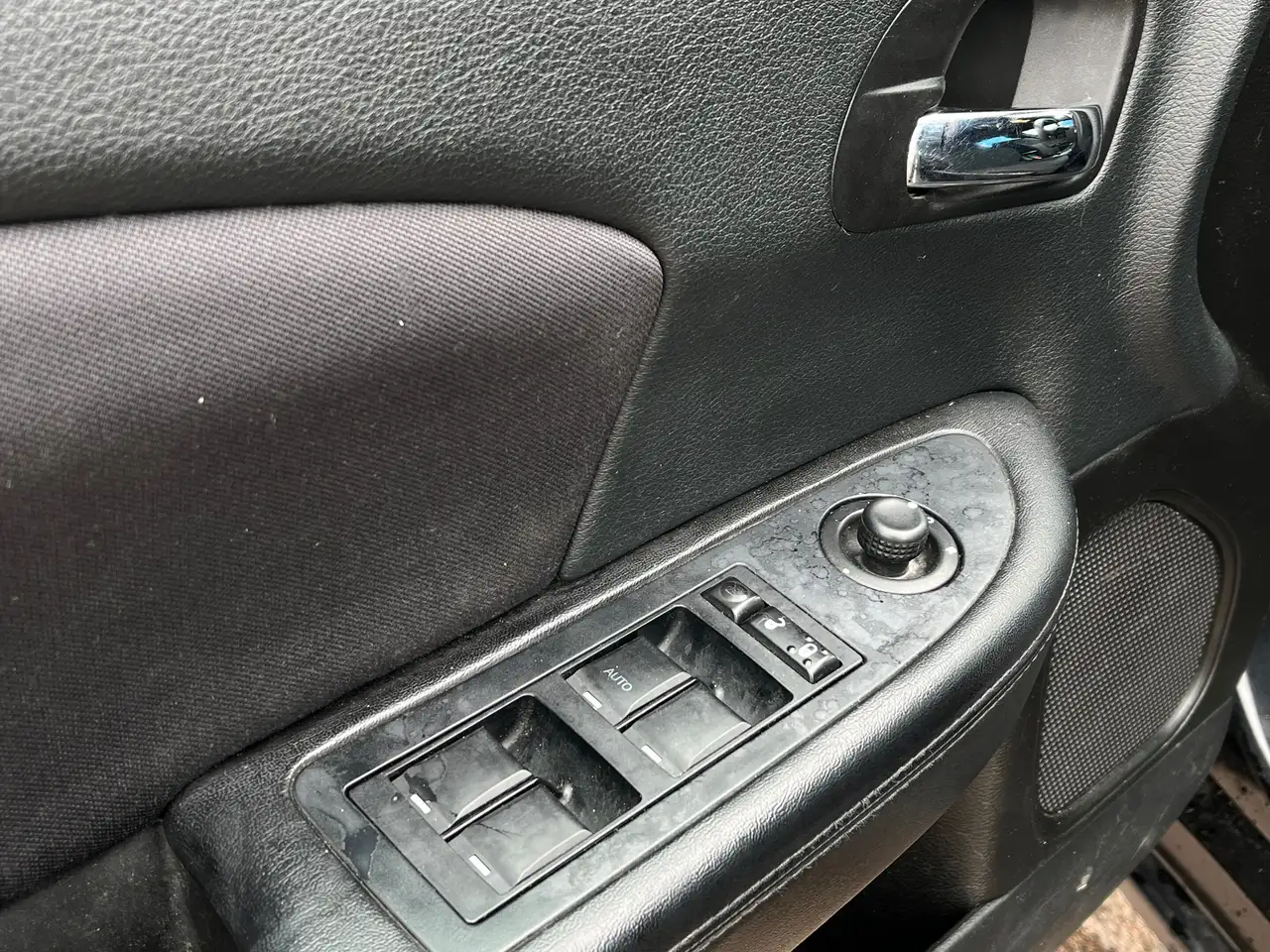 Chrysler 200 снимка Chrysler 200