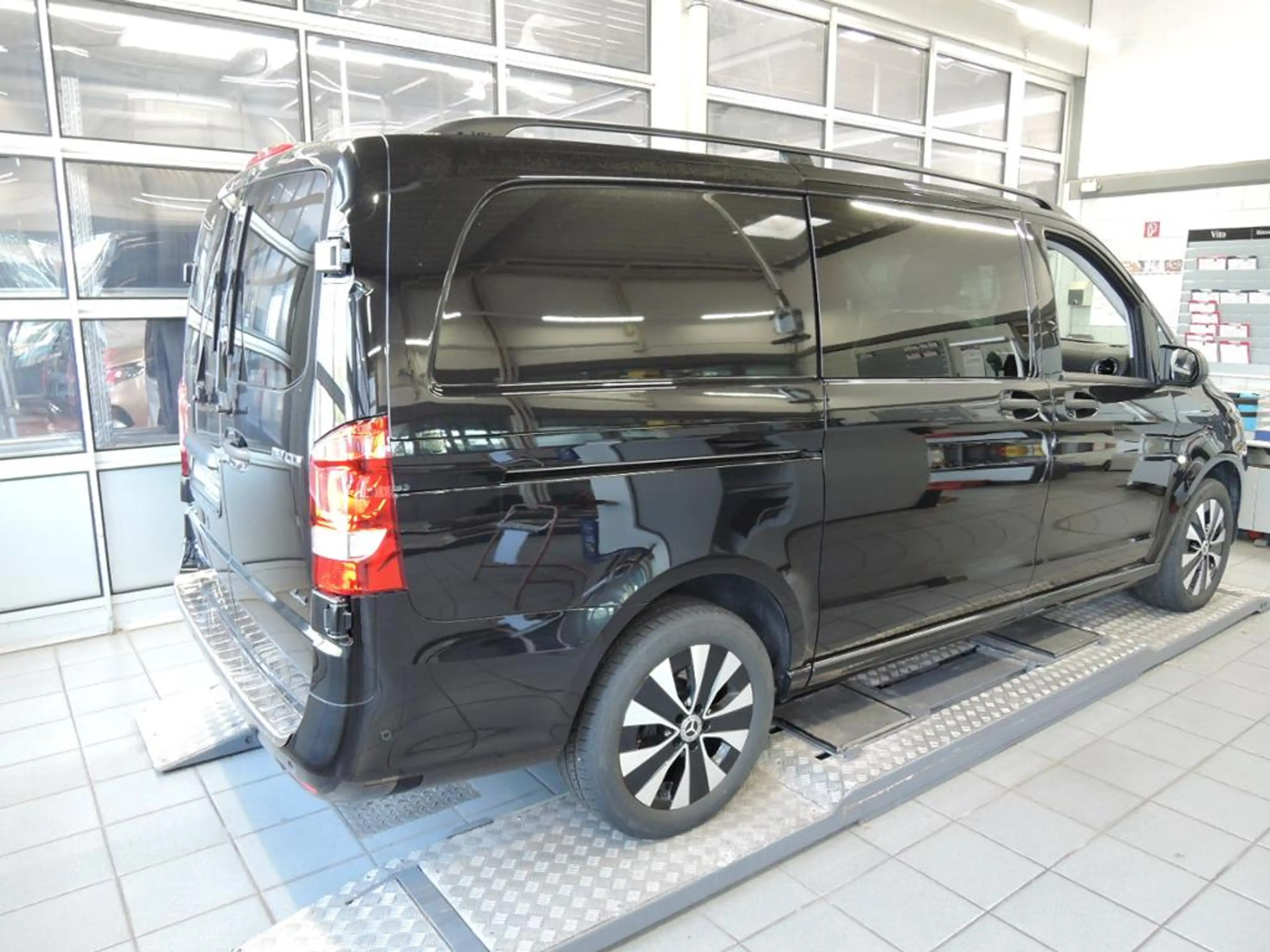 Mercedes-Benz Vito Mixto 119 CDI 4 Matic*Hecktüren*ILS-LED — photo 3