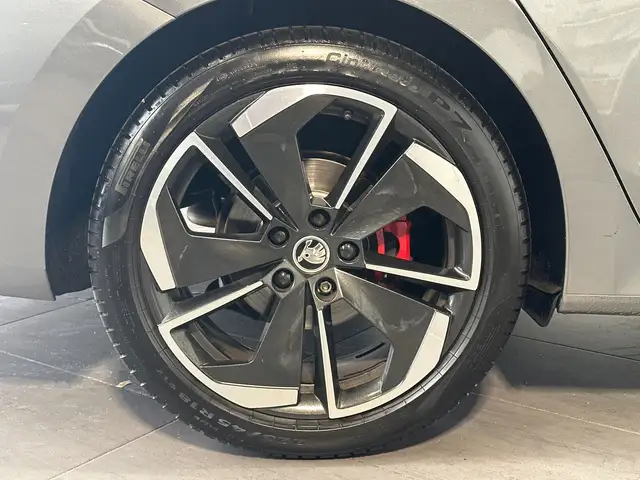 Skoda Octavia view 3