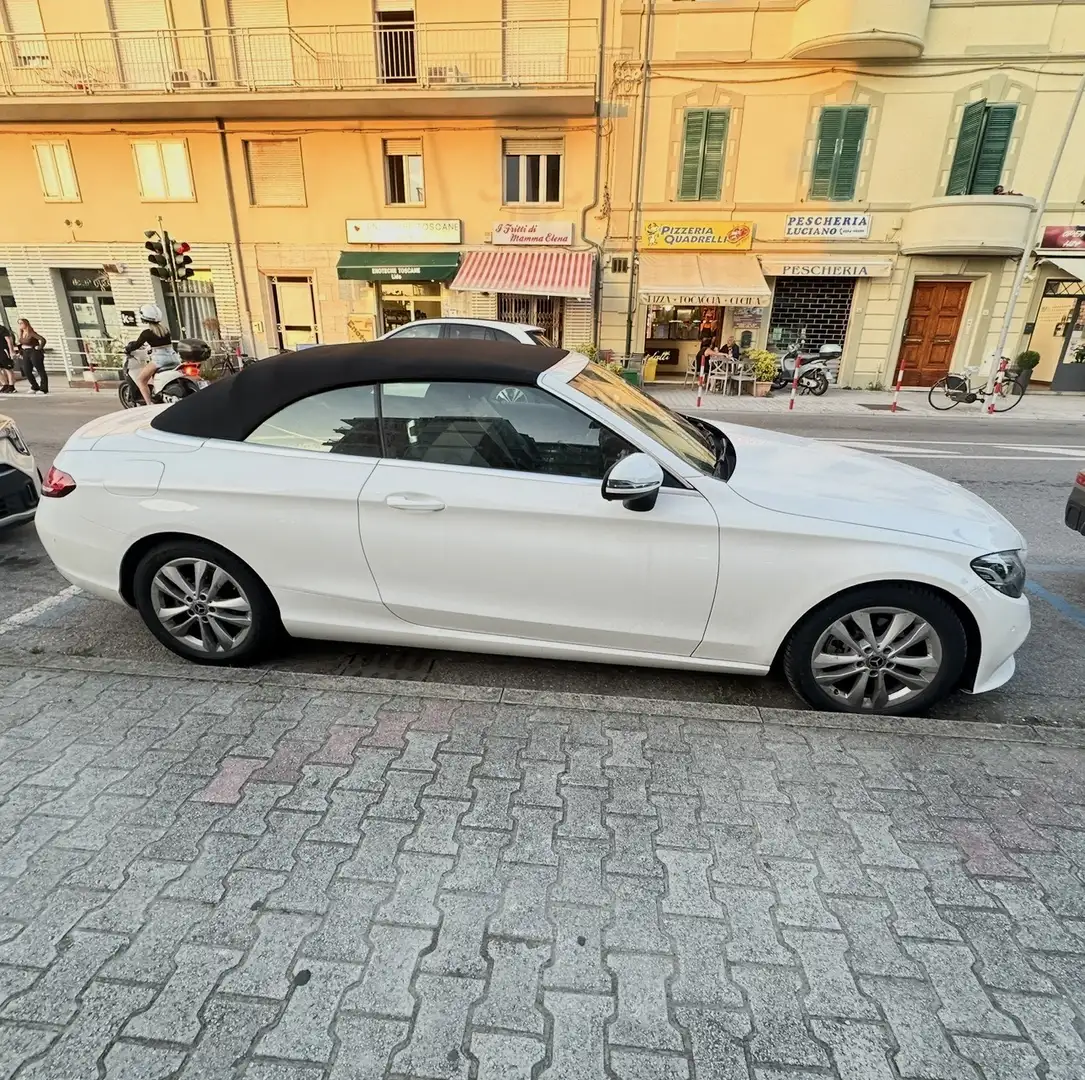 Mercedes-Benz CE 220 Premium 4 Matic - 1