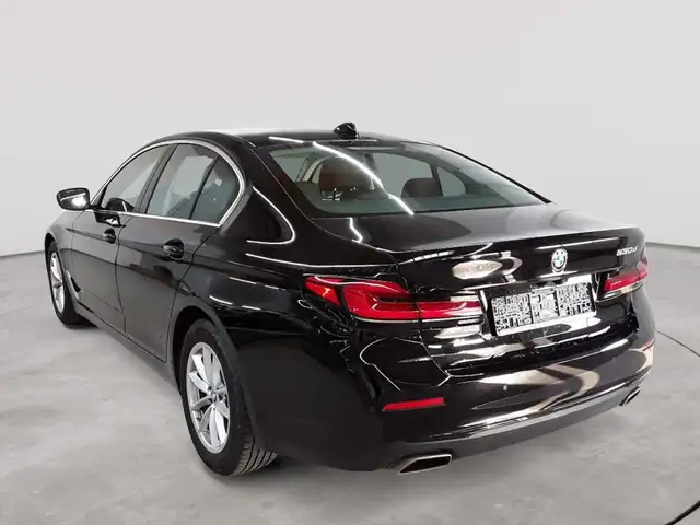 BMW 5 Series view 5