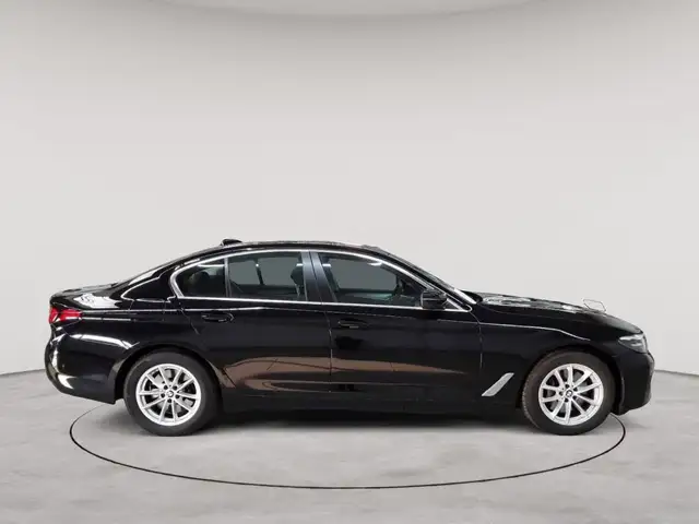BMW 5 Series view 3
