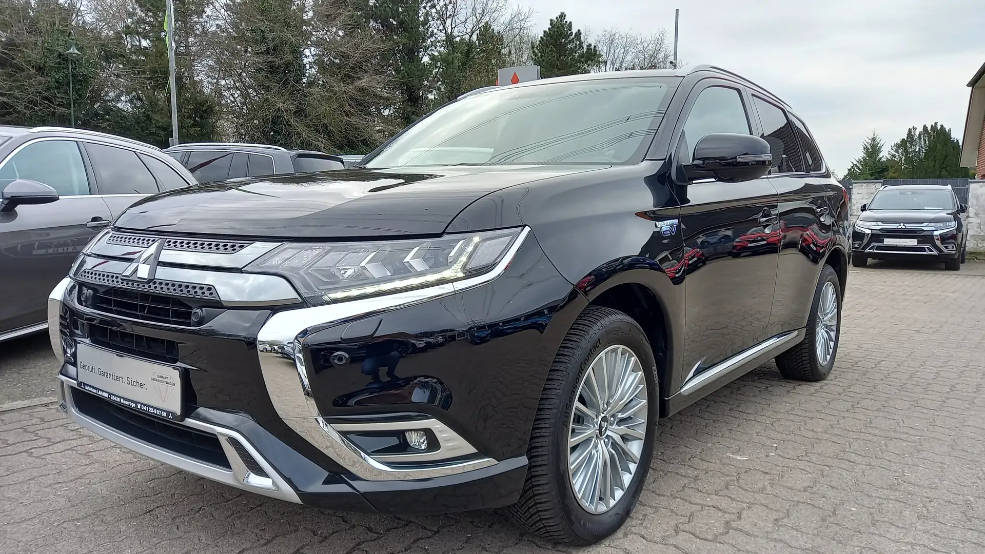 Mitsubishi Outlander PHEV Intro Edition 4WD Schwarz - 1