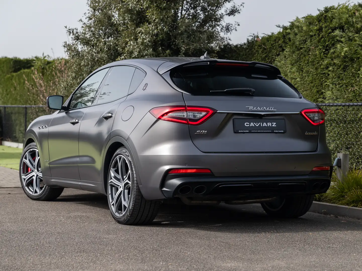 Maserati Levante SQ4 VULCANO 'ONE OF 150' - LIMITED EDITION Gris - 2