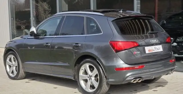 Audi SQ5 view 6