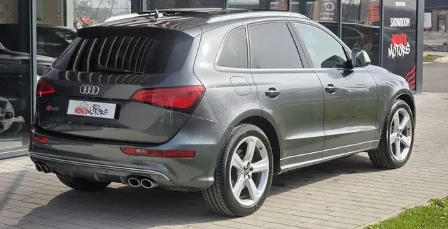 Audi SQ5 view 5