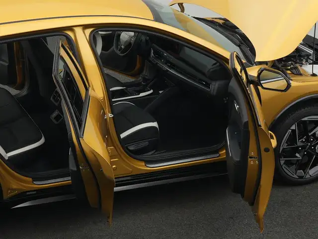 Kia K4 view 13