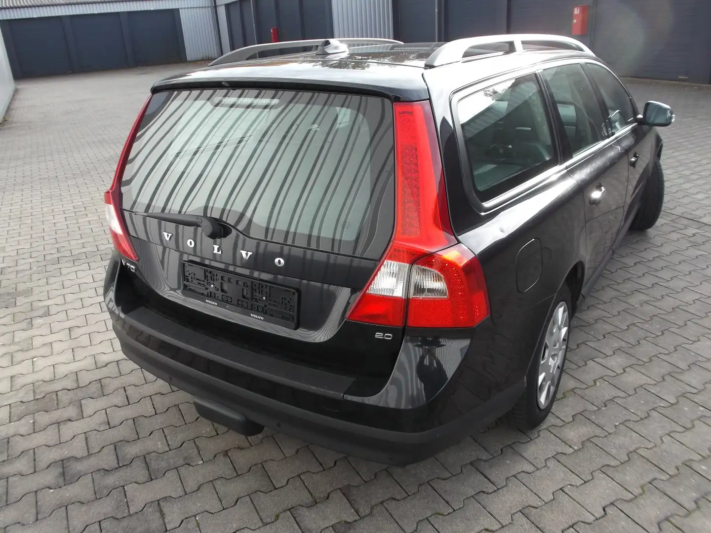 Volvo V70 TÜV.07/2027.MET.DR.AHK.PDC.T-LEDER.RA-CD. Schwarz - 2