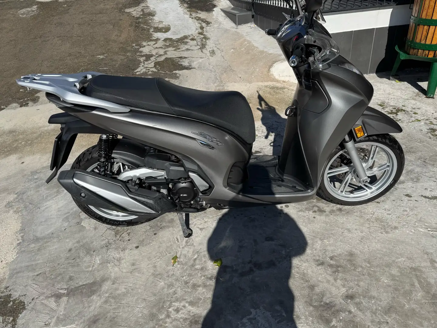 Honda SH 350i Gri - 2