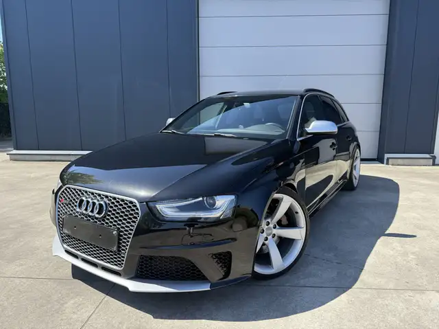 Audi RS4 RS4 4.2 V8 FSI Quattro S tronic