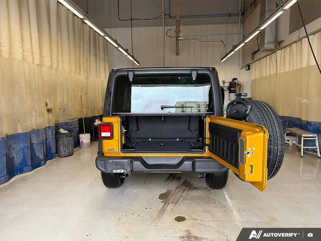 Jeep Wrangler снимка Jeep Wrangler