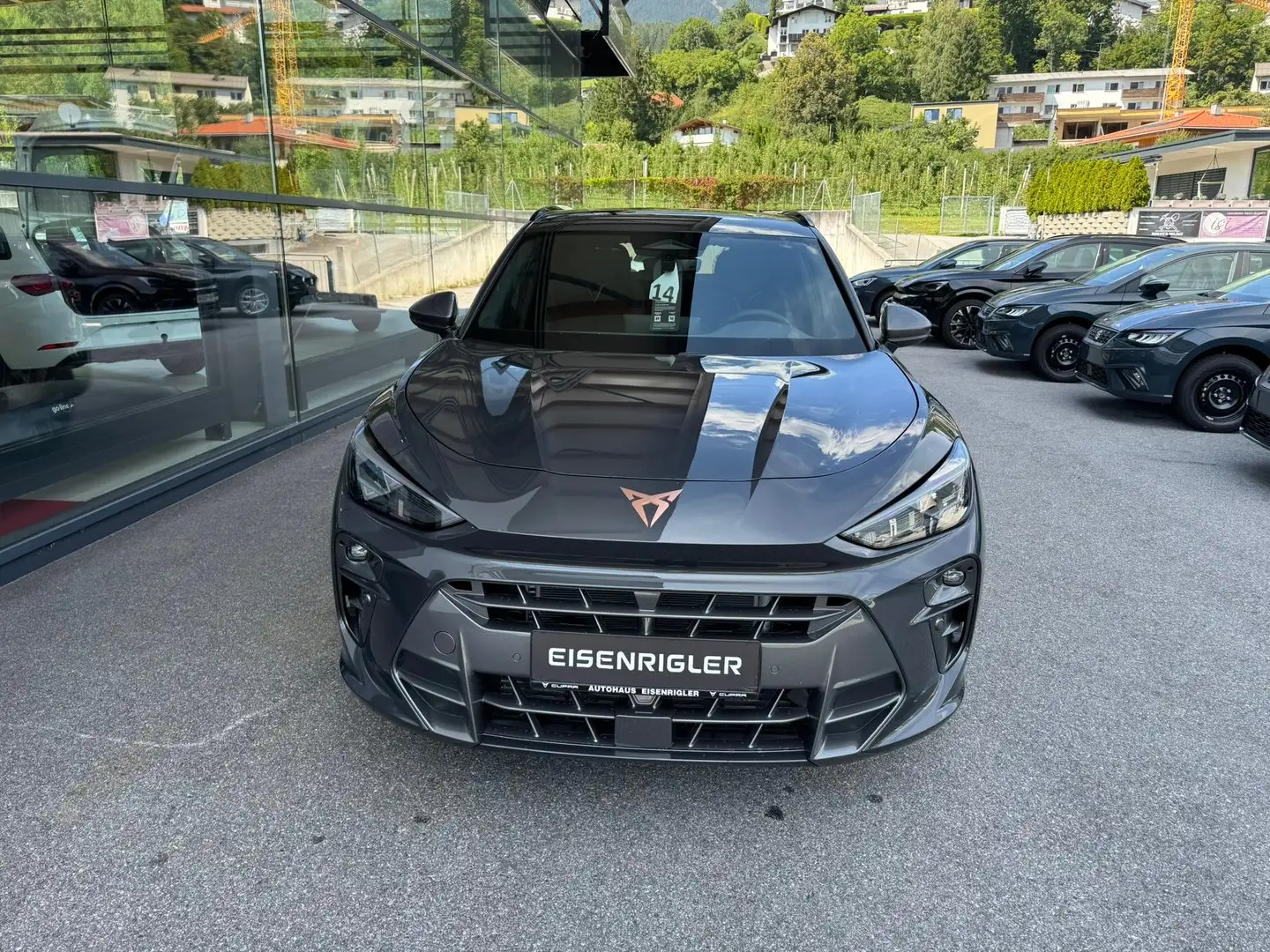 CUPRA Terramar 2.0 TSI 204 PS DSG 4Drive Grau - 2