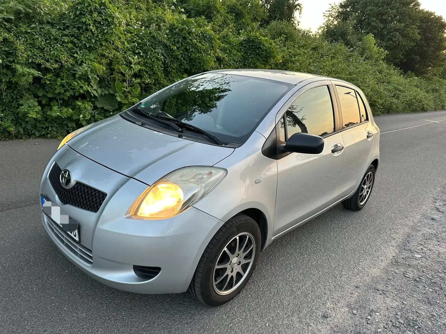 Toyota Yaris Style, Klima, Tüv Neu, Scheckheft Argento - 1