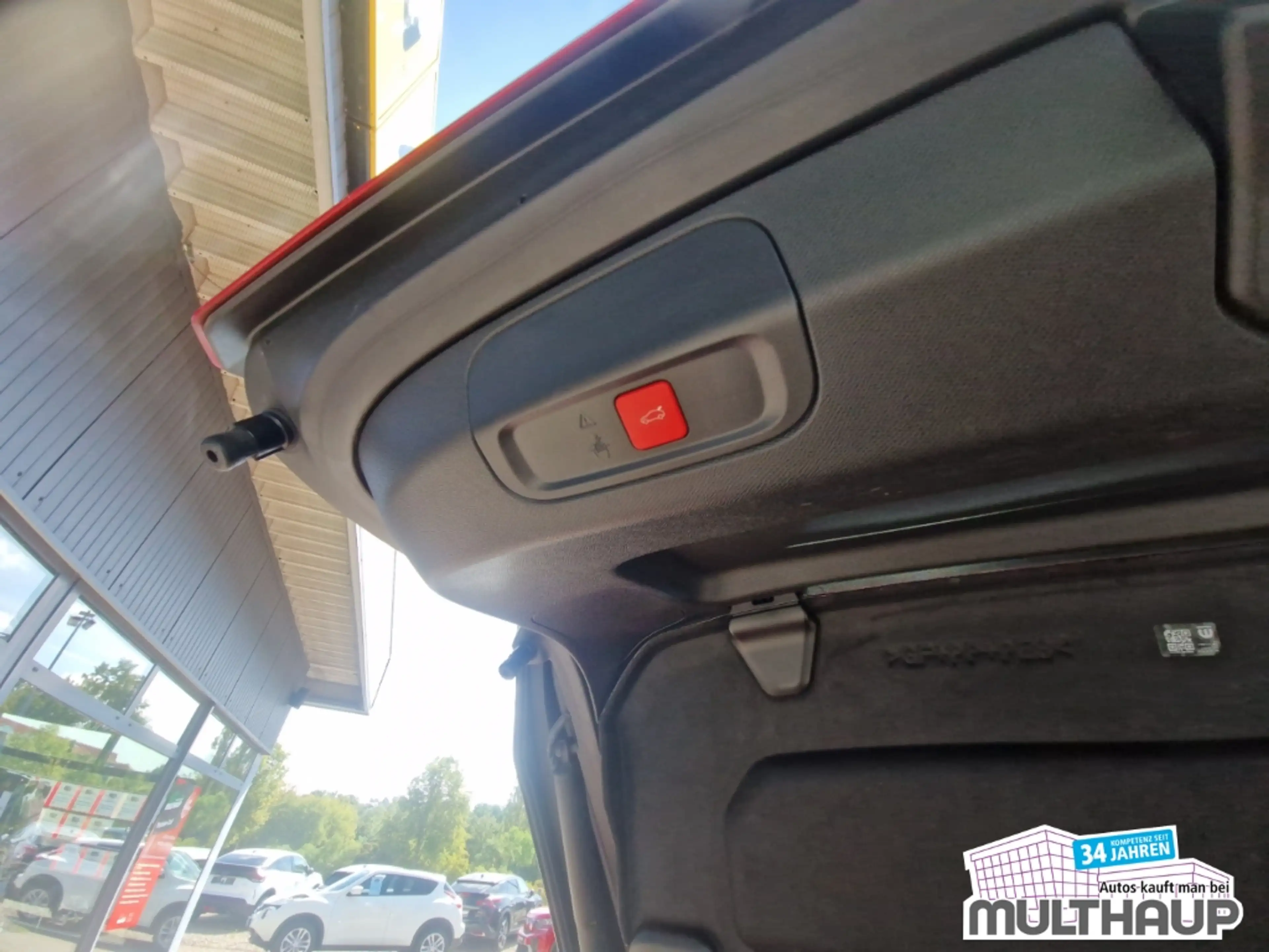 Peugeot 408 GT Plug in Hybrid 225 Leder StandHZG LED — photo 14