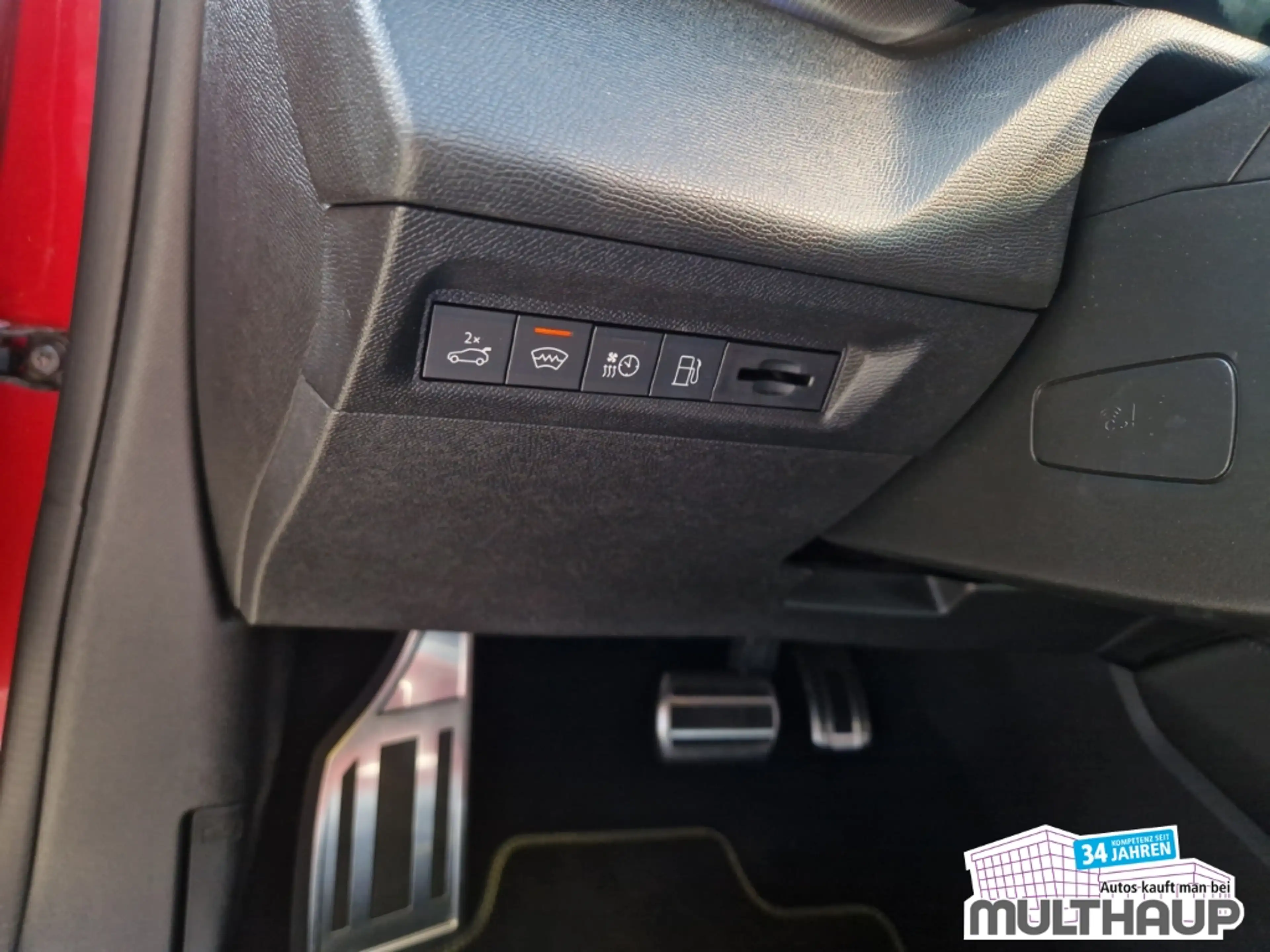 Peugeot 408 GT Plug in Hybrid 225 Leder StandHZG LED — photo 10