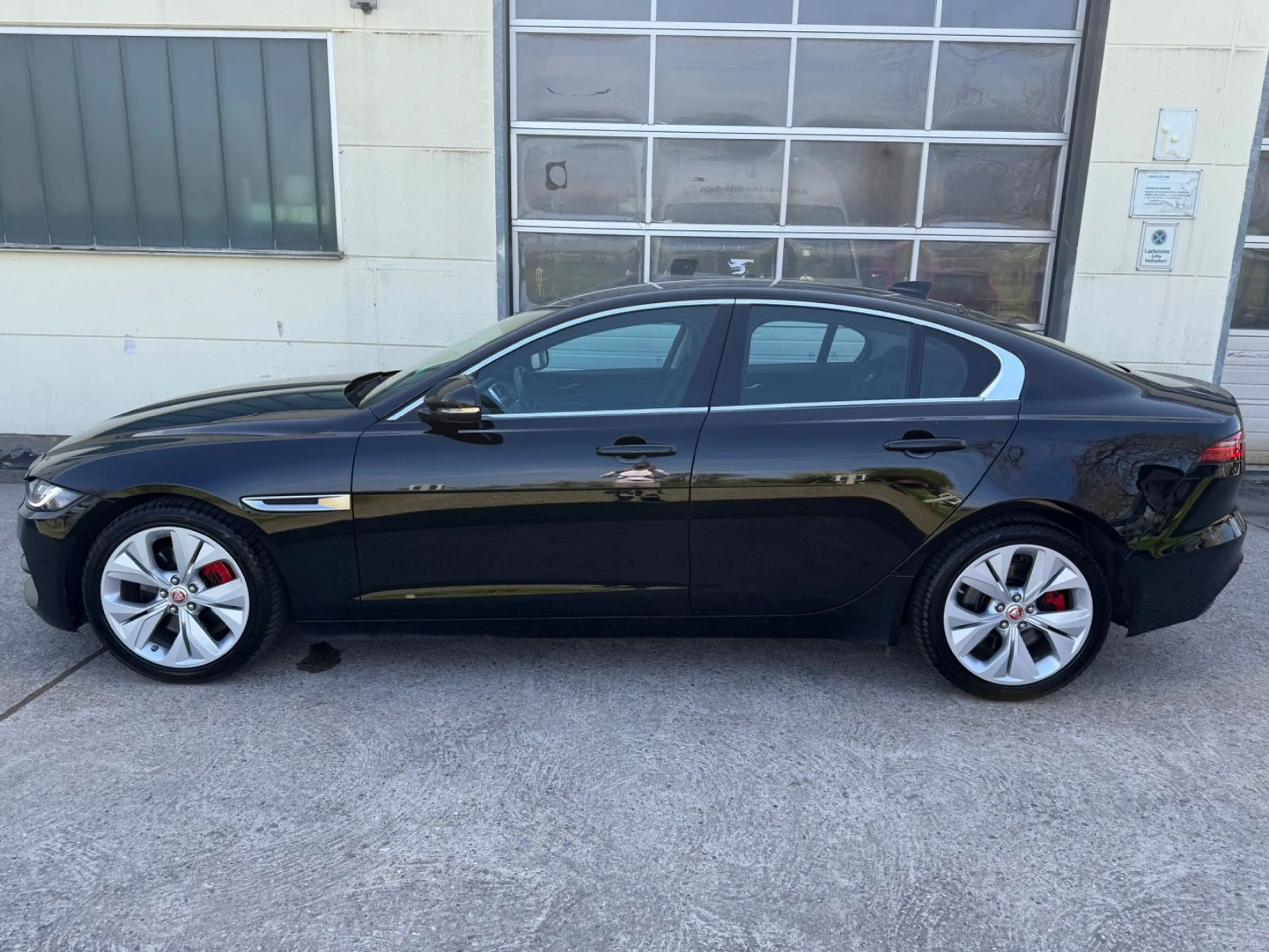 Jaguar XE S*HAGELSCHADEN*LED*SPUR* — photo 8