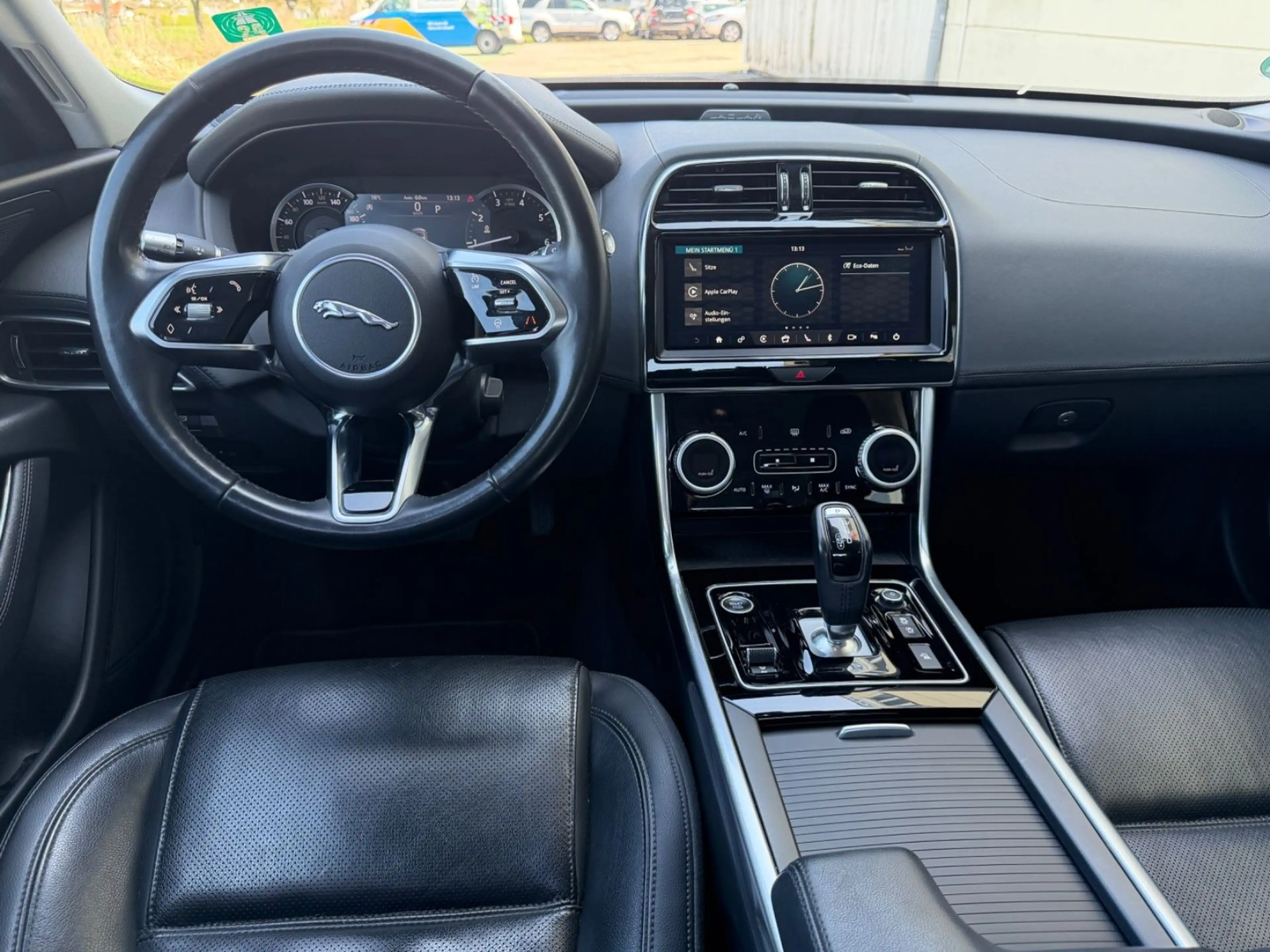 Jaguar XE S*HAGELSCHADEN*LED*SPUR* — photo 11