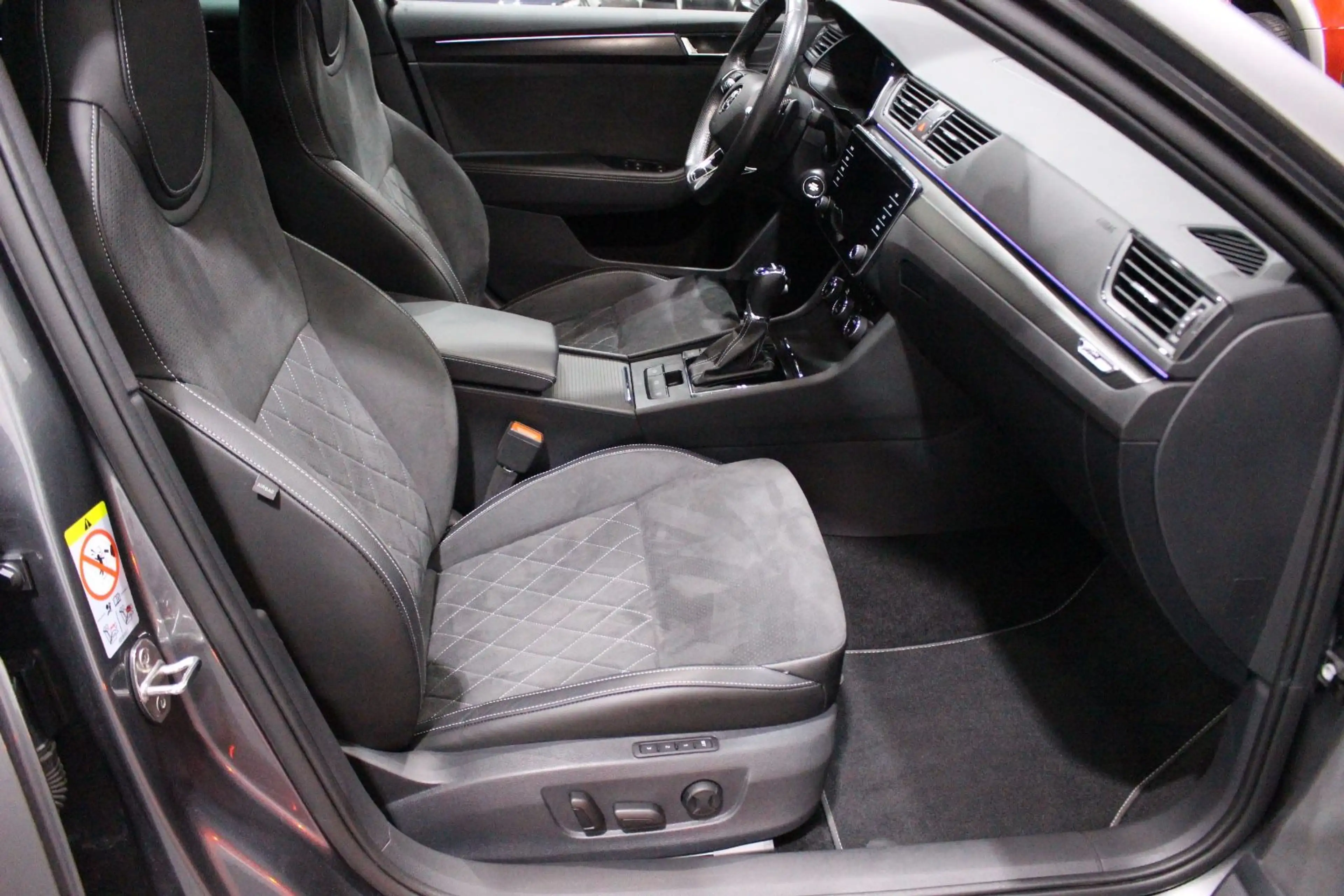 Skoda Superb Combi Sportline HAGEL DE 1H SH 19% MwSt — photo 31