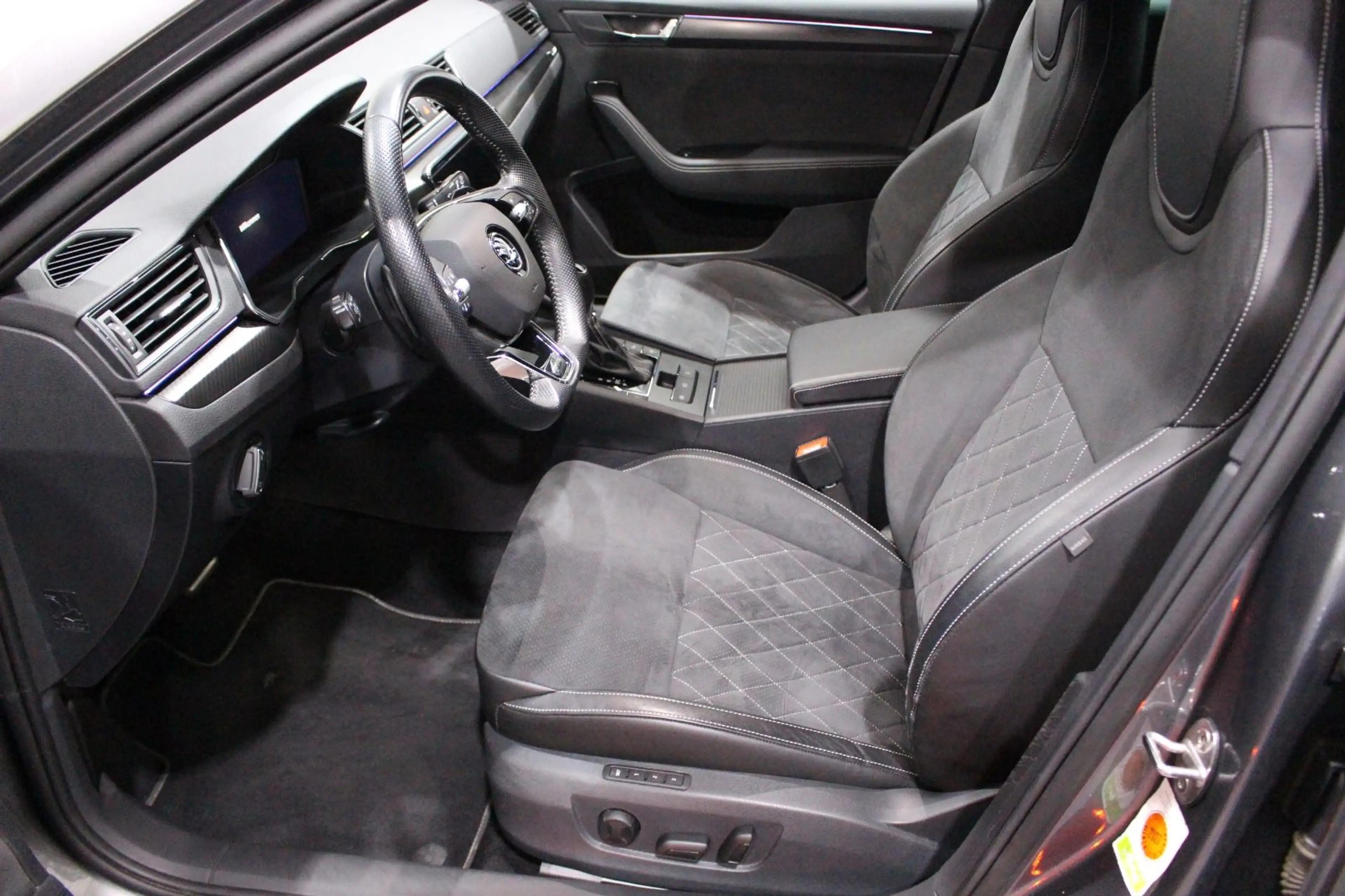 Skoda Superb Combi Sportline HAGEL DE 1H SH 19% MwSt — photo 21