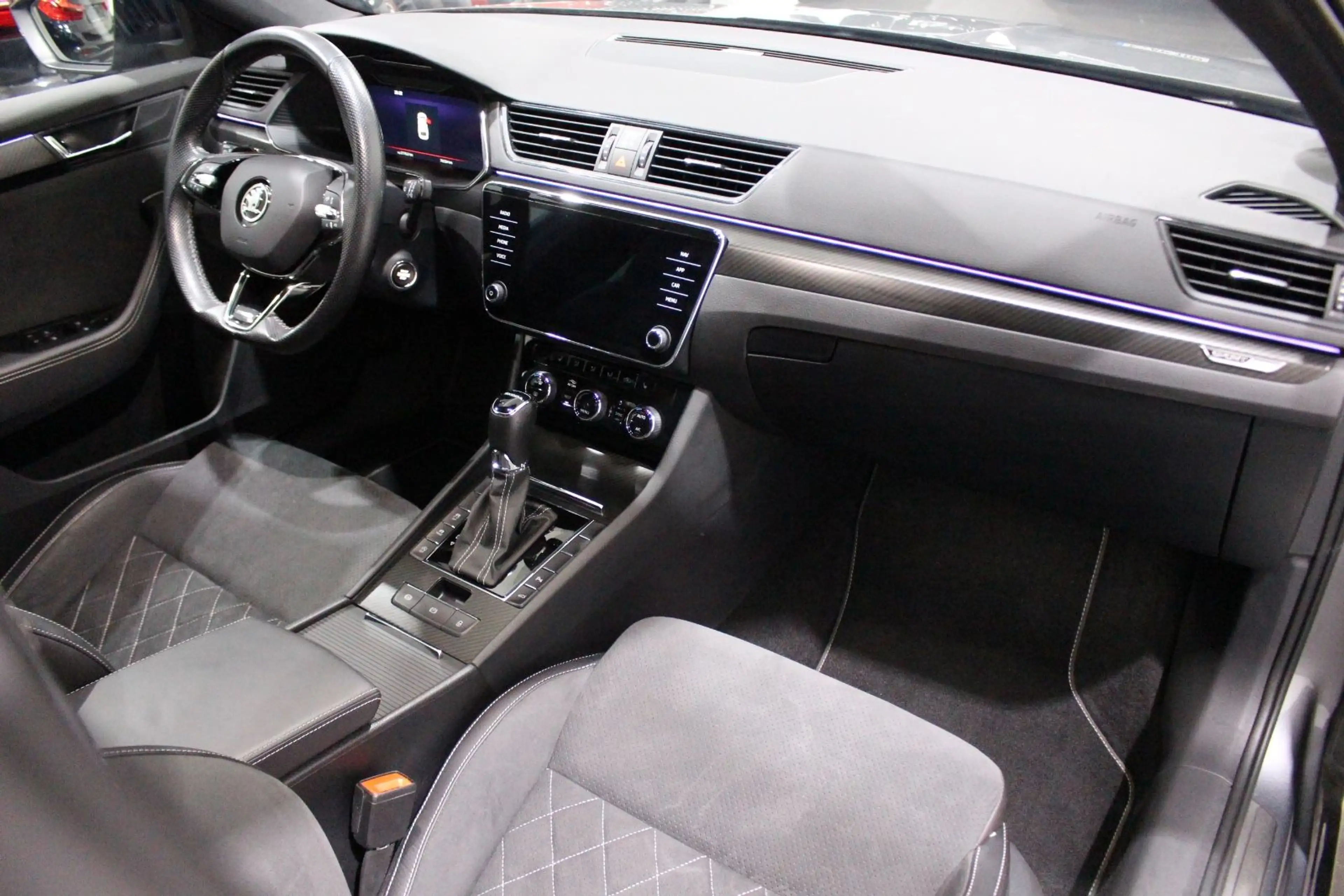 Skoda Superb Combi Sportline HAGEL DE 1H SH 19% MwSt — photo 3