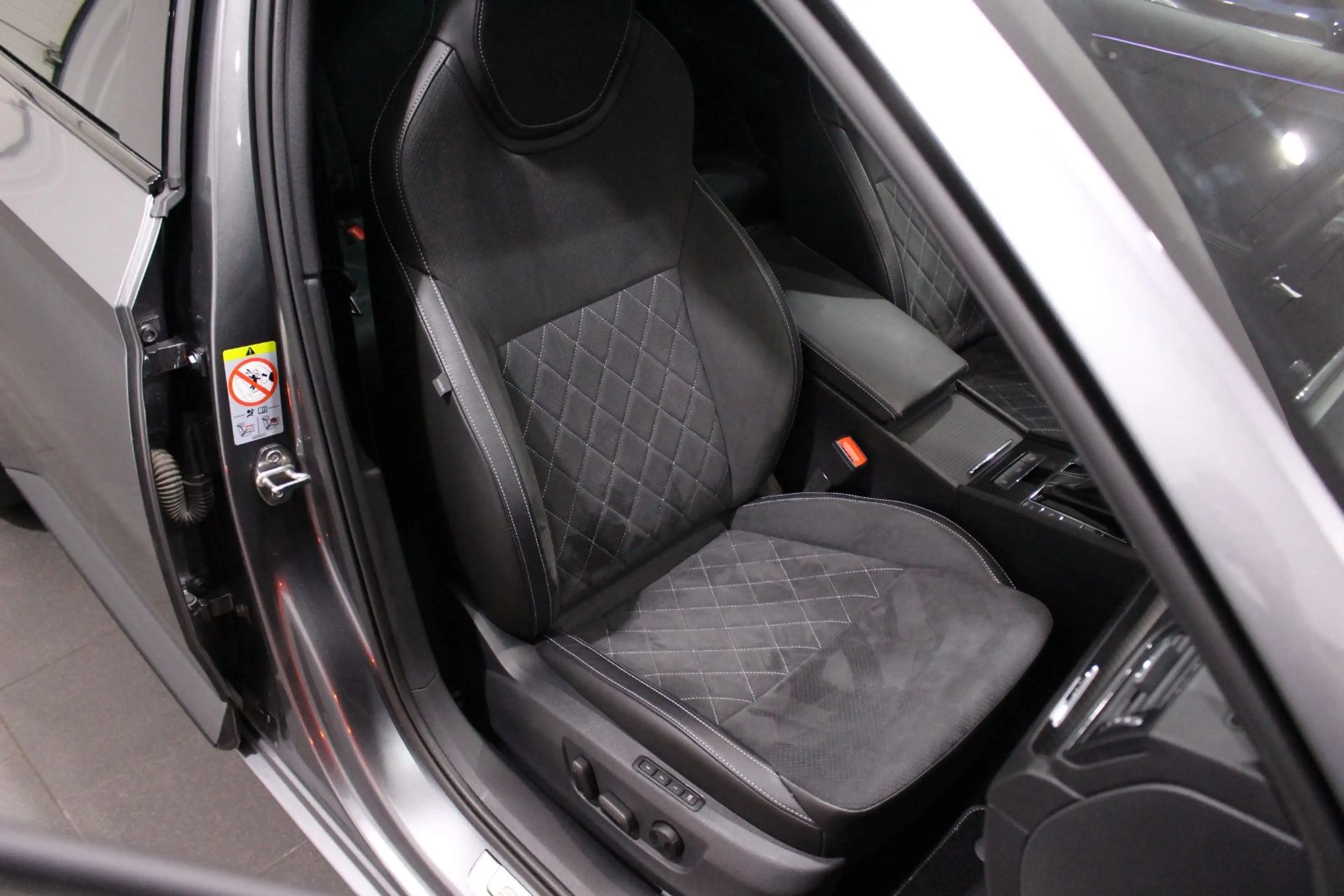 Skoda Superb Combi Sportline HAGEL DE 1H SH 19% MwSt — photo 32