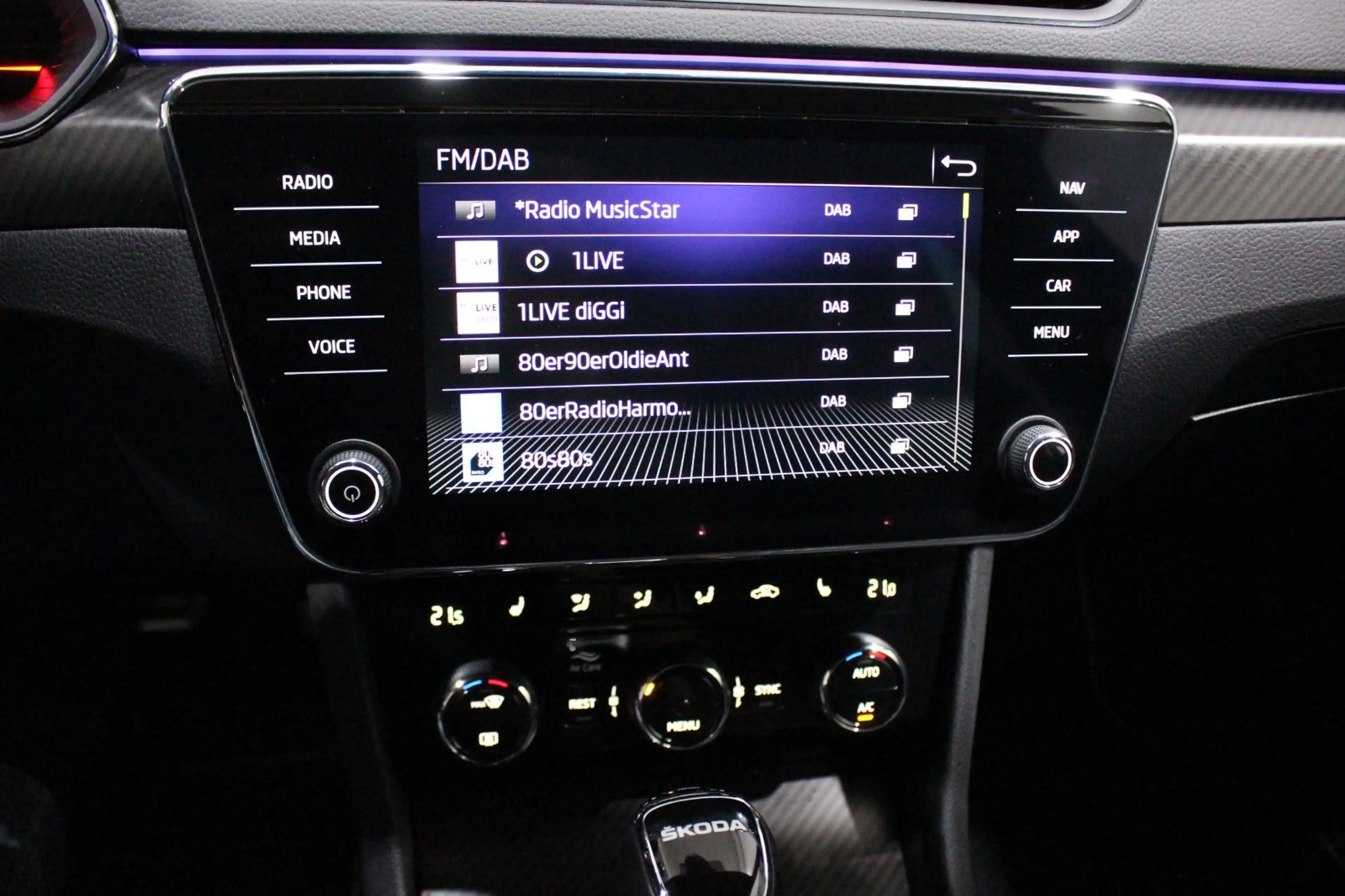 Skoda Superb Combi Sportline HAGEL DE 1H SH 19% MwSt — photo 27