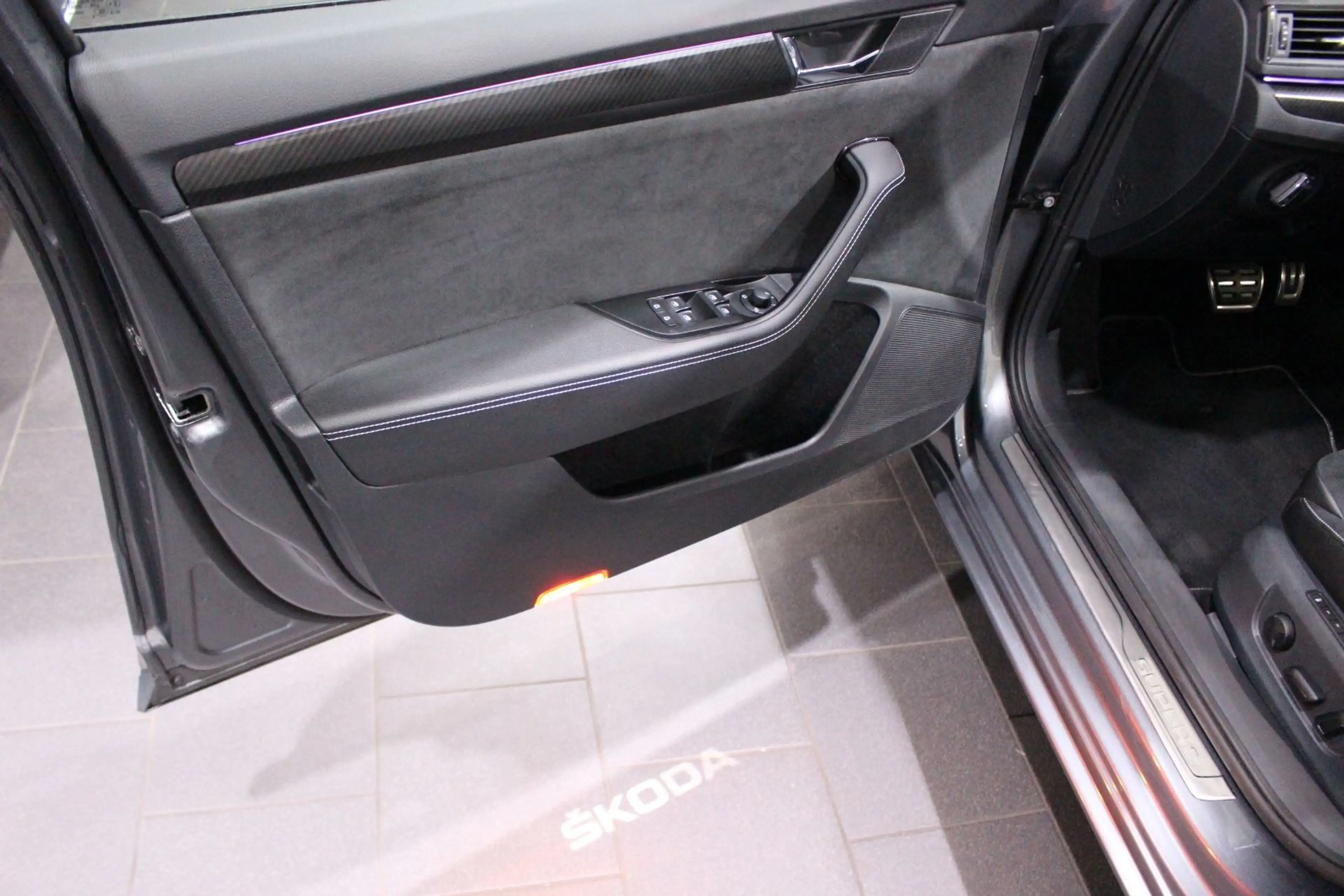 Skoda Superb Combi Sportline HAGEL DE 1H SH 19% MwSt — photo 20