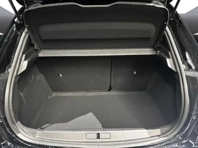 Peugeot 208 view 7