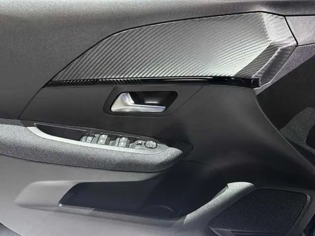 Peugeot 208 view 10