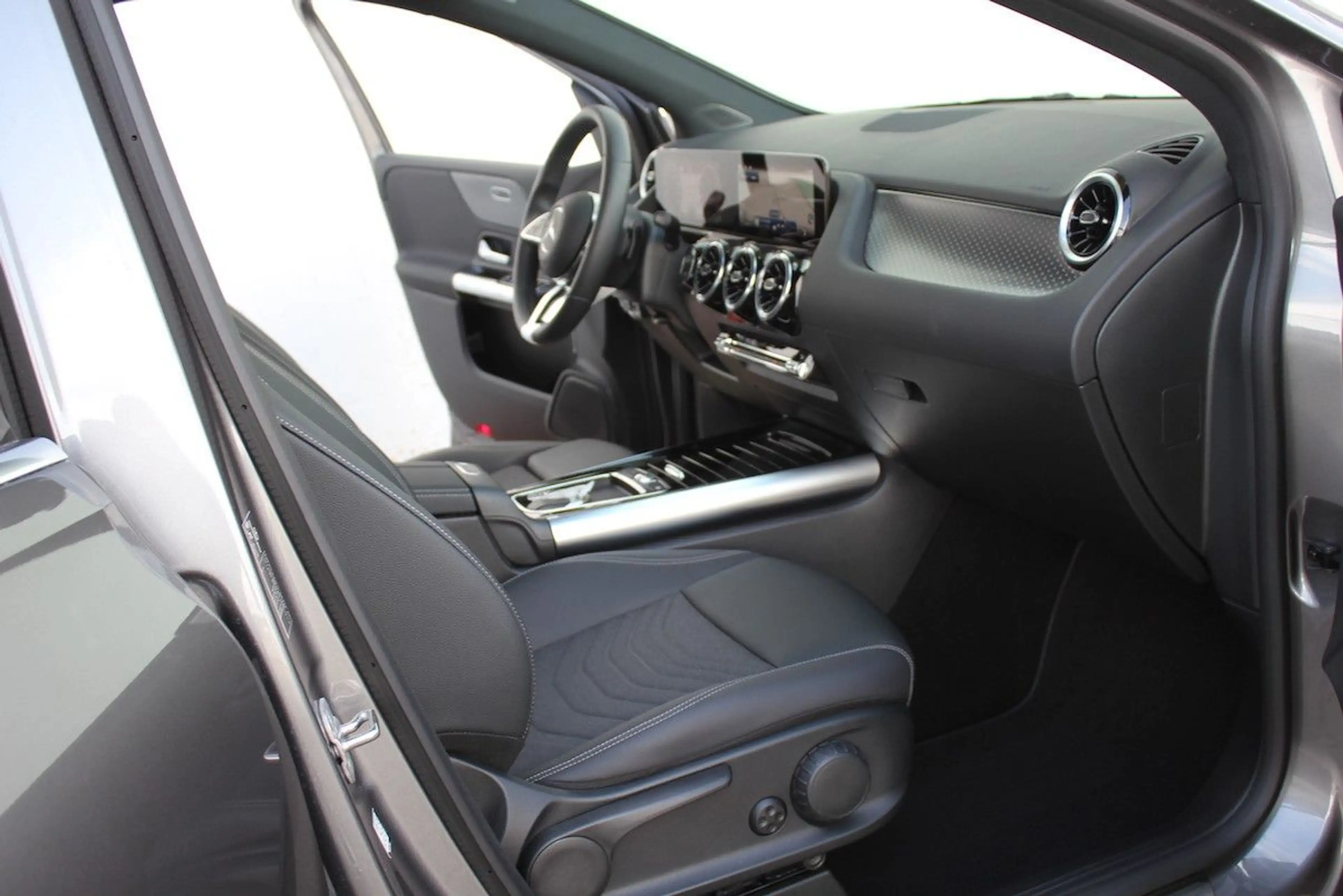 Mercedes-Benz B 180 Progressive WideScreen ( erst 809 km ) — photo 9