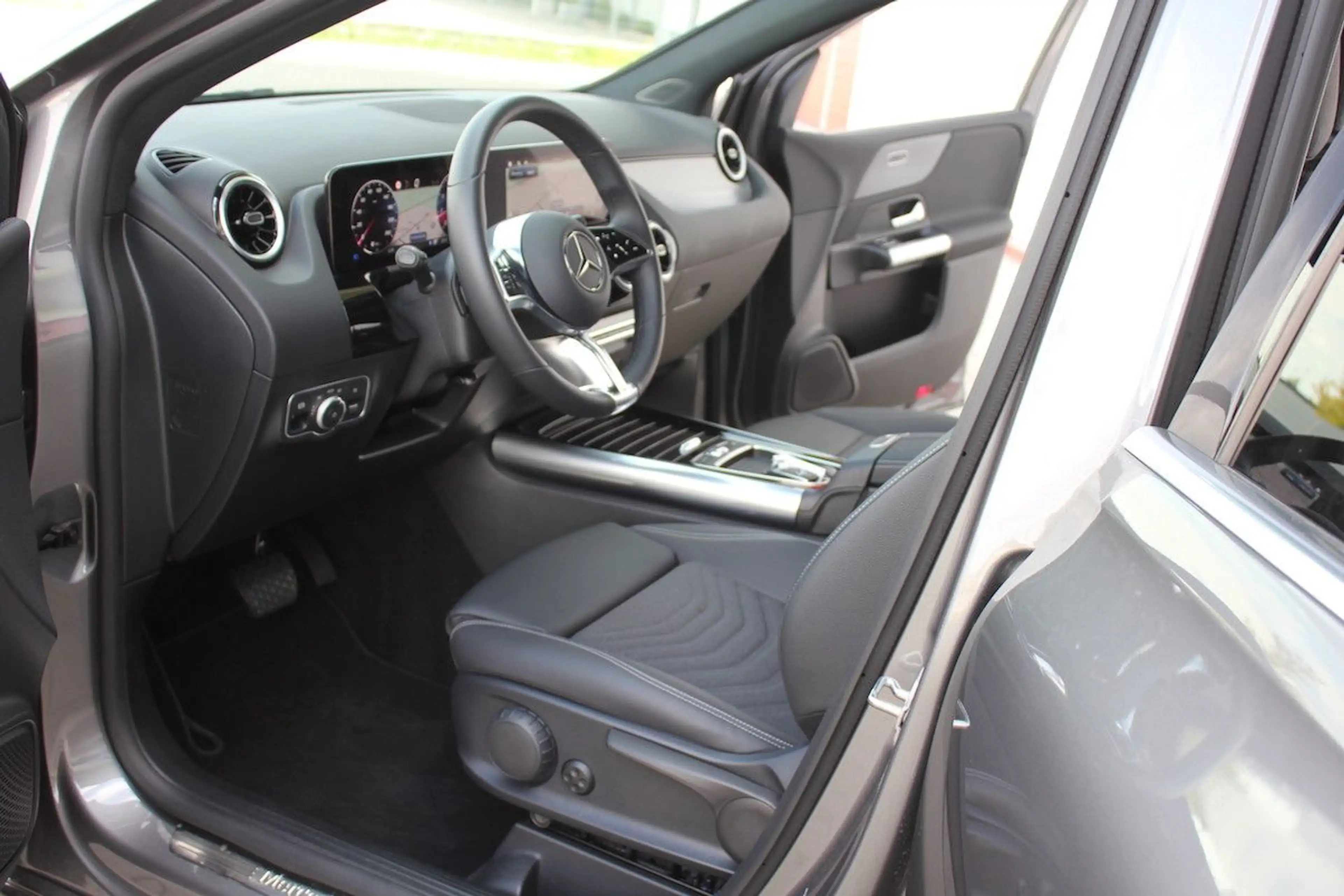 Mercedes-Benz B 180 Progressive WideScreen ( erst 809 km ) — photo 6