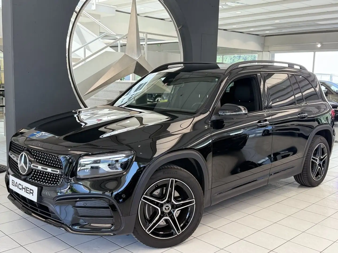 Mercedes-Benz GLB 200 d 4MATIC AMG LINE Schwarz - 2
