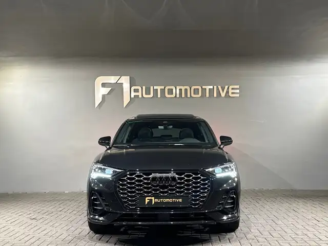 Audi Q3 view 9