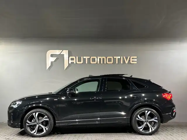 Audi Q3 view 10